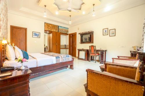 Deluxe Double Room with Garden View image 1
