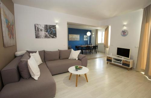 Guest house LUCIJA with swimming pool