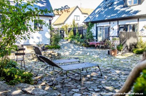 Garden, Apan & Klyset in Vik