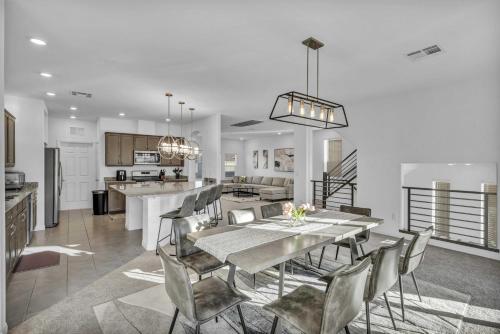 The Modern Gem - Sparkling New Villa