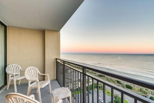 Ocean Forest Plaza Condo Close to the beach - 발코니/테라스