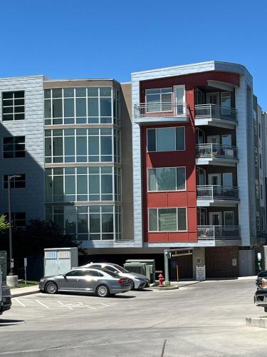 Resort-Inspired Bliss- Modern & Cozy Apartment Resort-Inspired Bliss- Modern & Cozy Apartment