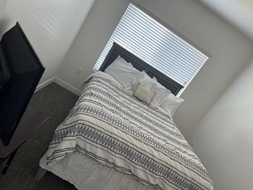 Resort-Inspired Bliss- Modern & Cozy Apartment Resort-Inspired Bliss- Modern & Cozy Apartment