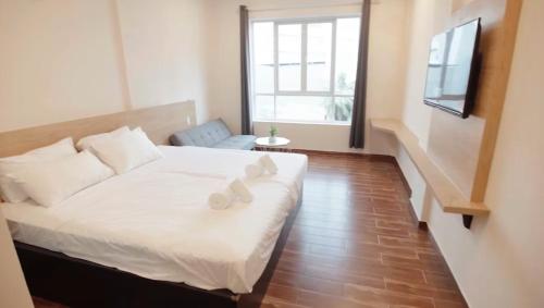 Double Room image 6