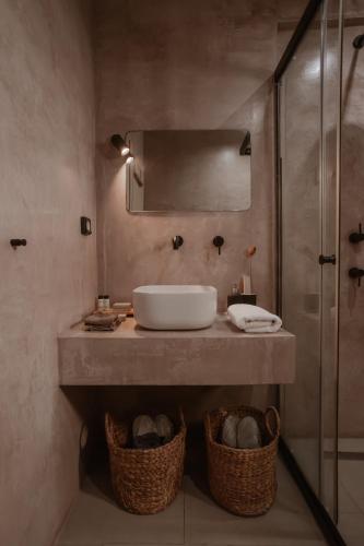 Amal Kythnos Suites