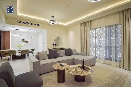 Luxury Escapes - Elegant 3 Bedroom plus Maids Room Apartment in JBR, Дубай