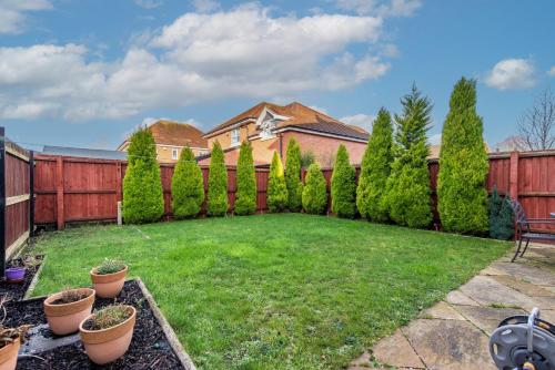 外部景觀, Prime Beeston 3-Bed House with Driveway & Wi-Fi in 托頓