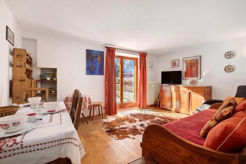 One-Bedroom Apartment with Garden View