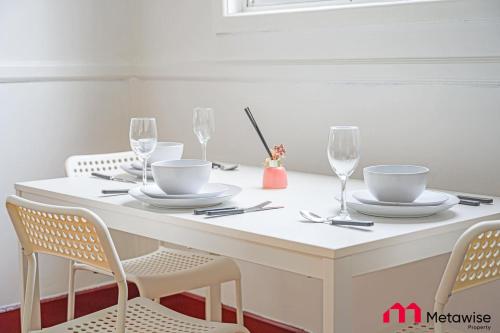 MetaWise Parramatta Cozy Room with Furniture WIFI - image 12