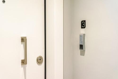 Arches Apartments - image 9