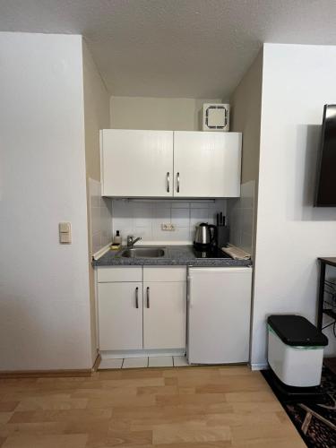 廚房, Wohnung mit Küche Balkon Parkplatz in der Nähe von Heidelberg (Wohnung mit Kuche Balkon Parkplatz in der Nahe von Heidelberg) in 多森海姆