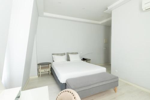 Superior Double Room with City View image 8