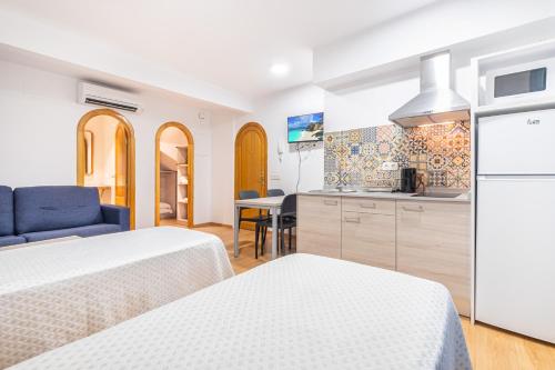 Apartamentos El Castell - image 12