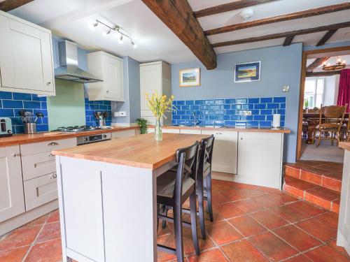 A szálláshely kívülről, The Old Bulls Head in Chapel West