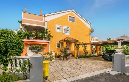 2 Bedroom Stunning Apartment In Krk