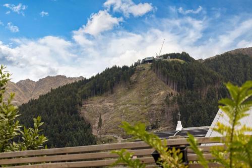 Stones throw away - Queenstown - image 6