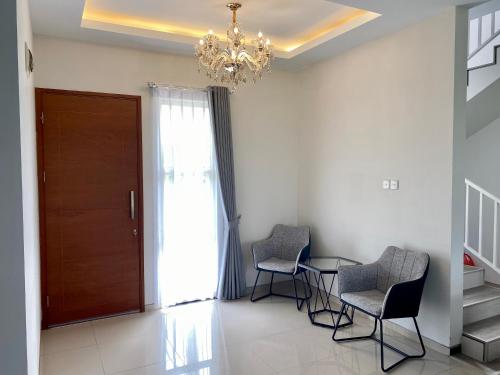 Stylish home with amazing pool views