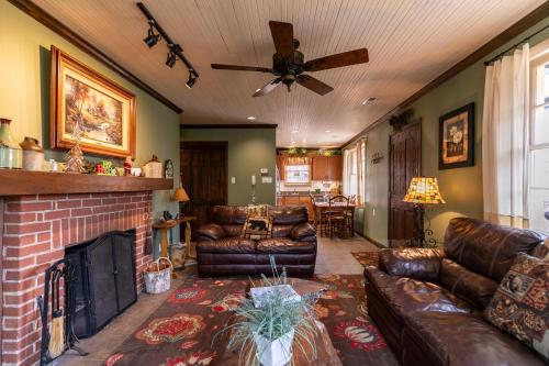 Bear Bungalow in Blowing Rock, USA