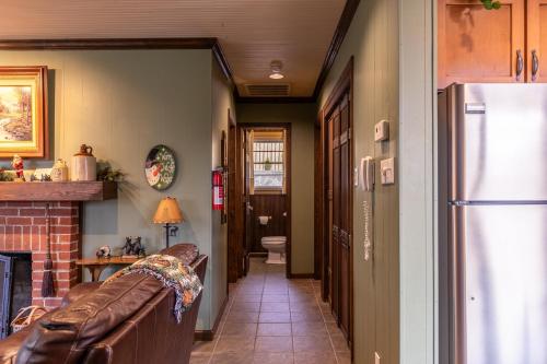 Bear Bungalow in Blowing Rock, USA