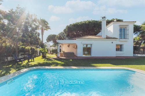 Villa with Garden View