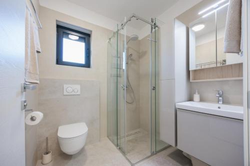 Blue Premium Apartment - CROWONDER LUXURY RENT - image 4