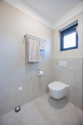 Blue Premium Apartment - CROWONDER LUXURY RENT - image 5