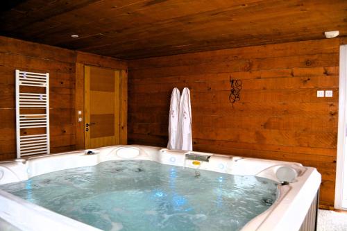 Spa, Villa du Val d'Usiers in Vuillecin