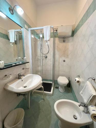 Superior Triple Room image 1