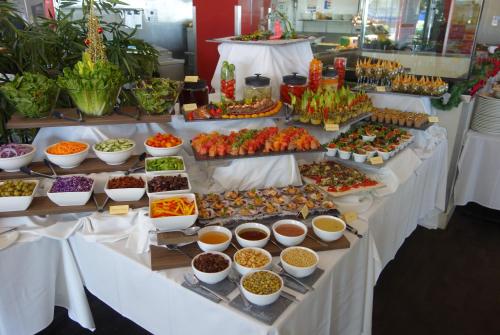 Makanan dan Minuman, Isa Hotel in Mount Isa