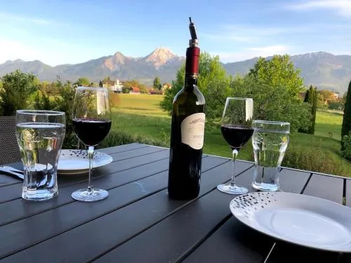 Urlaub-Am-Faaker-See-Am-Fusse-Der-Karawanken in Villach, Österreich