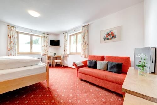 Hotel Gasthof KREUZ - image 5