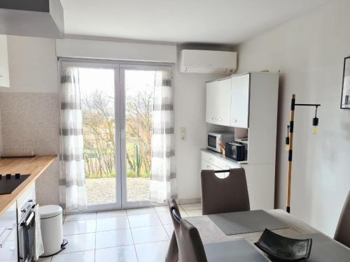 Gîte de 70m² avec vue sur le massif du Pilat (Gite de 70m² avec vue sur le massif du Pilat) in Clonas-sur-Vareze (Rhone-Alpes)