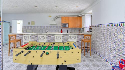Nine-Bedroom House image 9