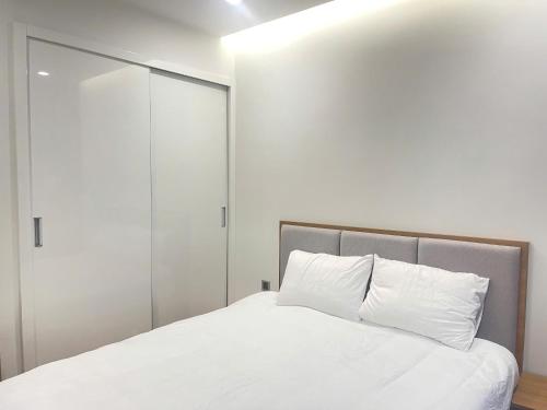 Three-Bedroom Apartment image 5