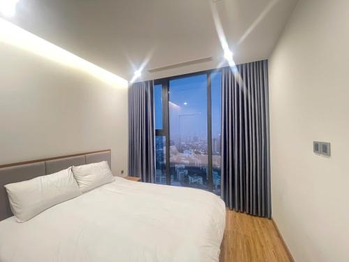 Three-Bedroom Apartment image 4