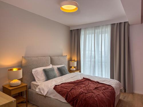 CityScape Blush Pink, Cozy modern apt