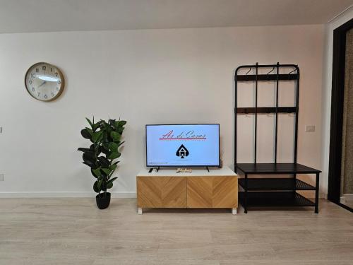 As de Casas - Valdes Center 9 - Los Cristianos 5