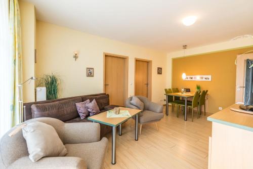 Two-Bedroom Apartment room in Am Weststrand Apartmenthaus Bellamare