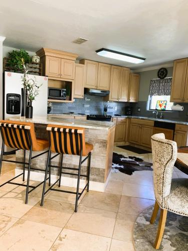 Island Hideaway Luxury Suites - image 11