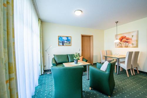 Two-Bedroom Apartment room in Am Weststrand Apartmenthaus Bellamare