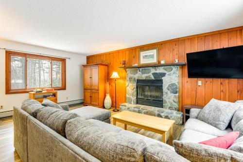 7 Mi to Mt Snow Resort Family Home with Fire Pit! 7 Mi to Mt Snow Resort Family Home with Fire Pit!