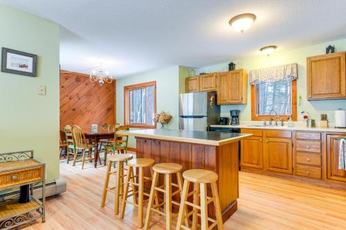 7 Mi to Mt Snow Resort Family Home with Fire Pit! 7 Mi to Mt Snow Resort Family Home with Fire Pit!