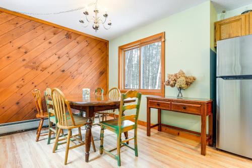 7 Mi to Mt Snow Resort Family Home with Fire Pit! 7 Mi to Mt Snow Resort Family Home with Fire Pit!