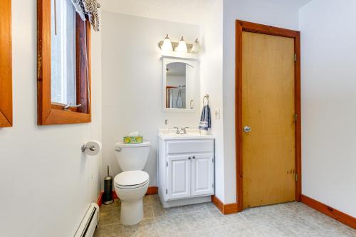 7 Mi to Mt Snow Resort Family Home with Fire Pit! 7 Mi to Mt Snow Resort Family Home with Fire Pit!