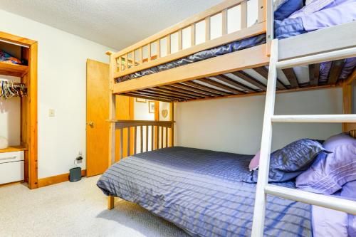 7 Mi to Mt Snow Resort Family Home with Fire Pit! 7 Mi to Mt Snow Resort Family Home with Fire Pit!