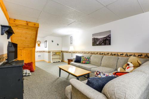 7 Mi to Mt Snow Resort Family Home with Fire Pit! 7 Mi to Mt Snow Resort Family Home with Fire Pit!