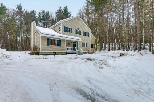 7 Mi to Mt Snow Resort Family Home with Fire Pit! 7 Mi to Mt Snow Resort Family Home with Fire Pit!