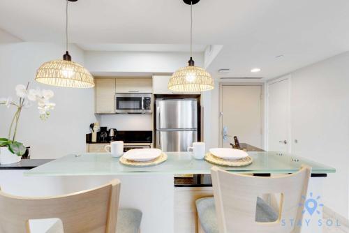 Amazing Apartment Oceanview Beautiful Amenities in Sunny Isles Beach, USA