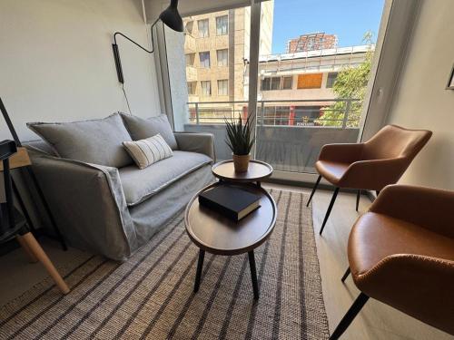 HOM I Nuevo y Moderno Depto 2PAX 1D1B en Santiago