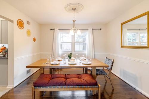 6 Bed room Home Nat'l Hrbr DC in ออกซอน ฮิลล์ (MD)